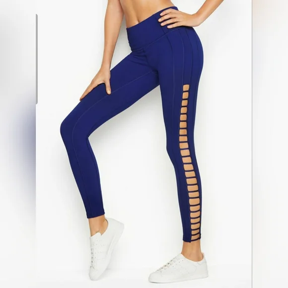 Victoria's Secret Knock Out Workout Tights Medium - Picture 1 of 3